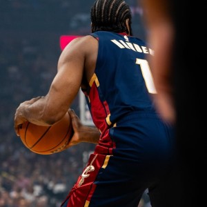 Kaiyun Sports-开云体育-登场20战15胜！哈登29分钟17+14早早打卡 前队友：历史最佳之一