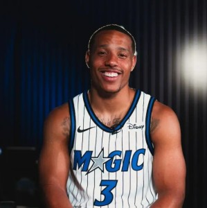 全勤战神！场均25.9分+三分53.7%，4个首轮啊，值了